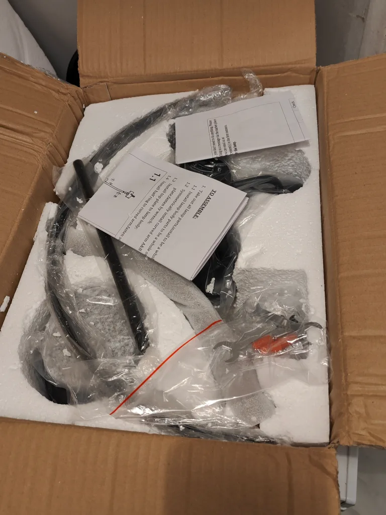 4 light rustic Farmhouse Chandelier image indicator(3)