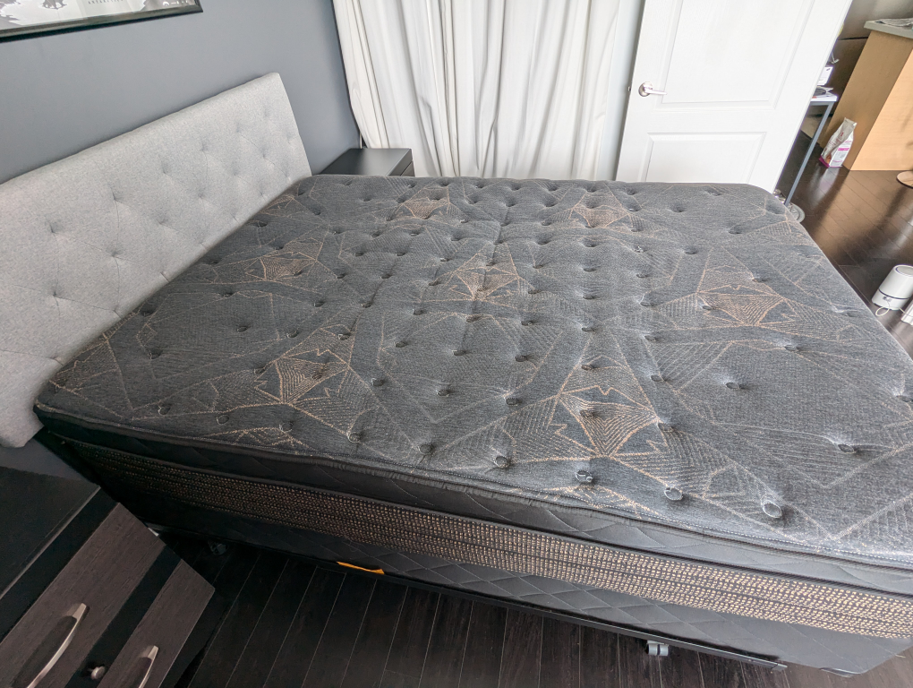 Sealy PosturePedic Queen Mattress - photo 2