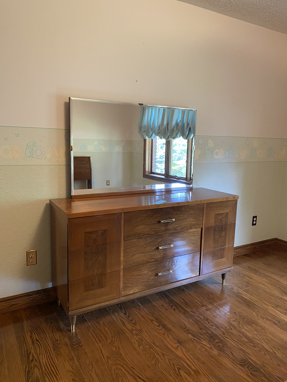 Mid Century Modern Dresser Princeville - photo 2