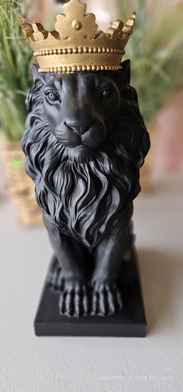 Black Lion Statue with Gold Crown - photo 2