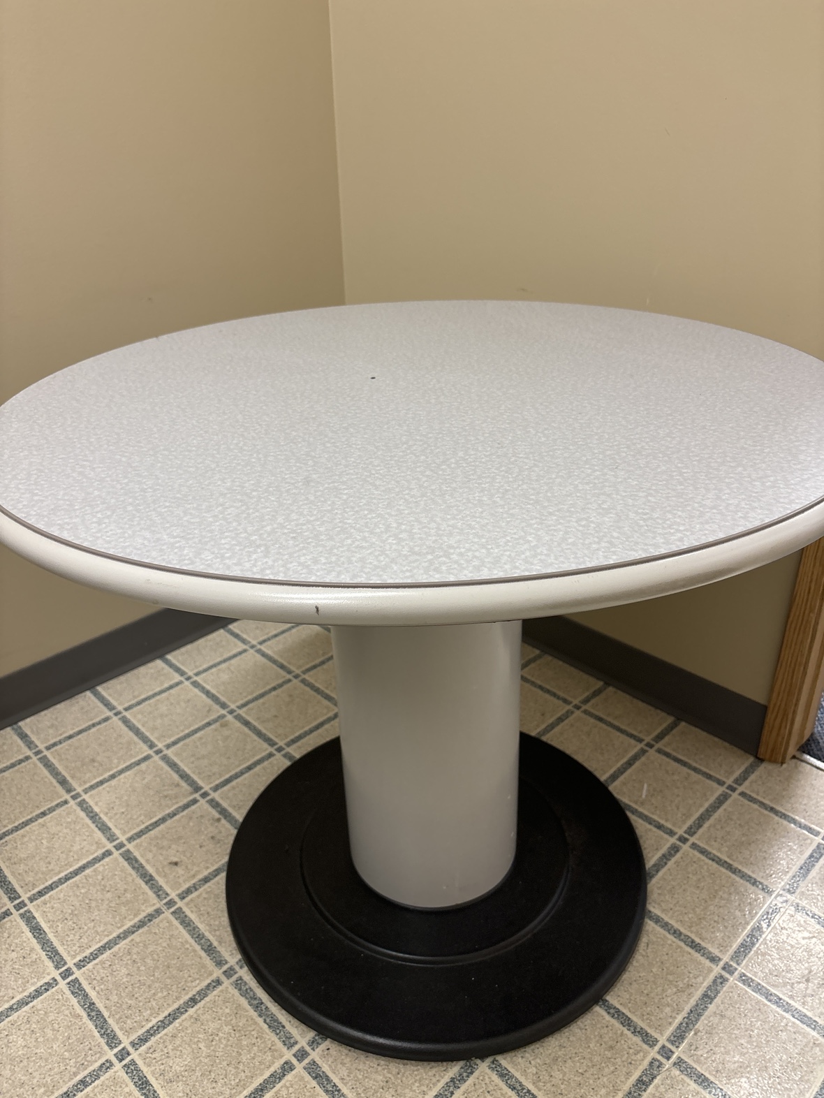 Round Table - Dining / Office - photo 2