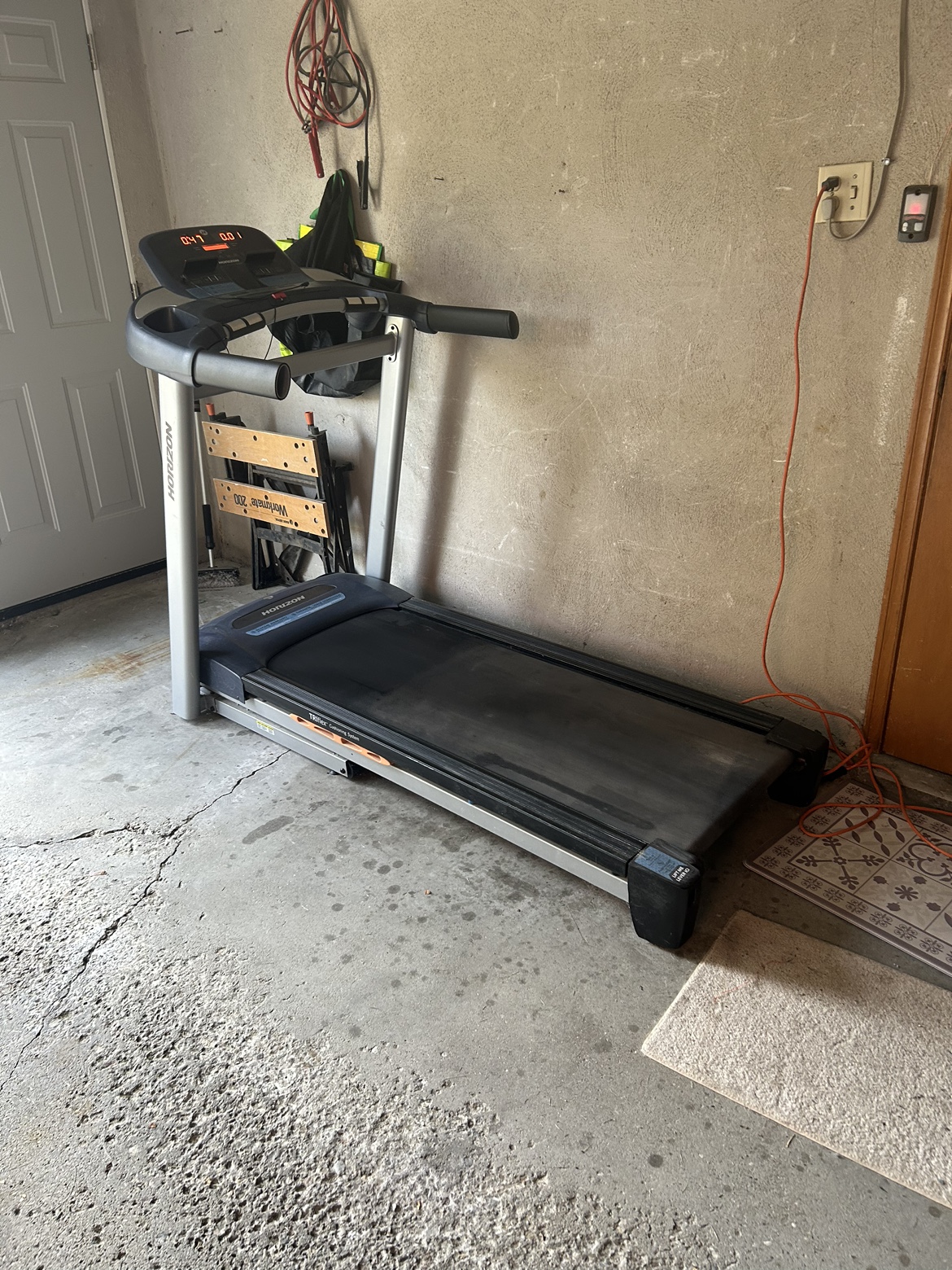 Horizon CT5.1 Treadmill - photo 3