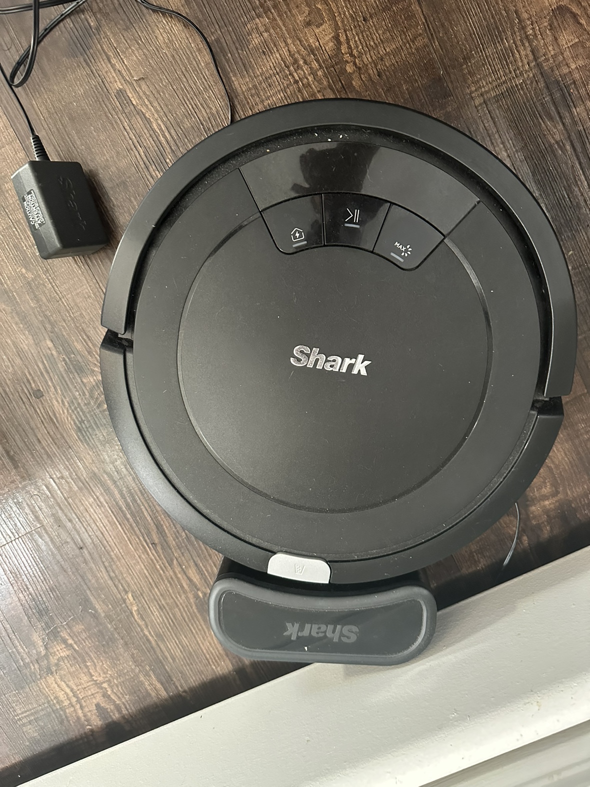 Shark Ion Robot Vacuum - photo 2