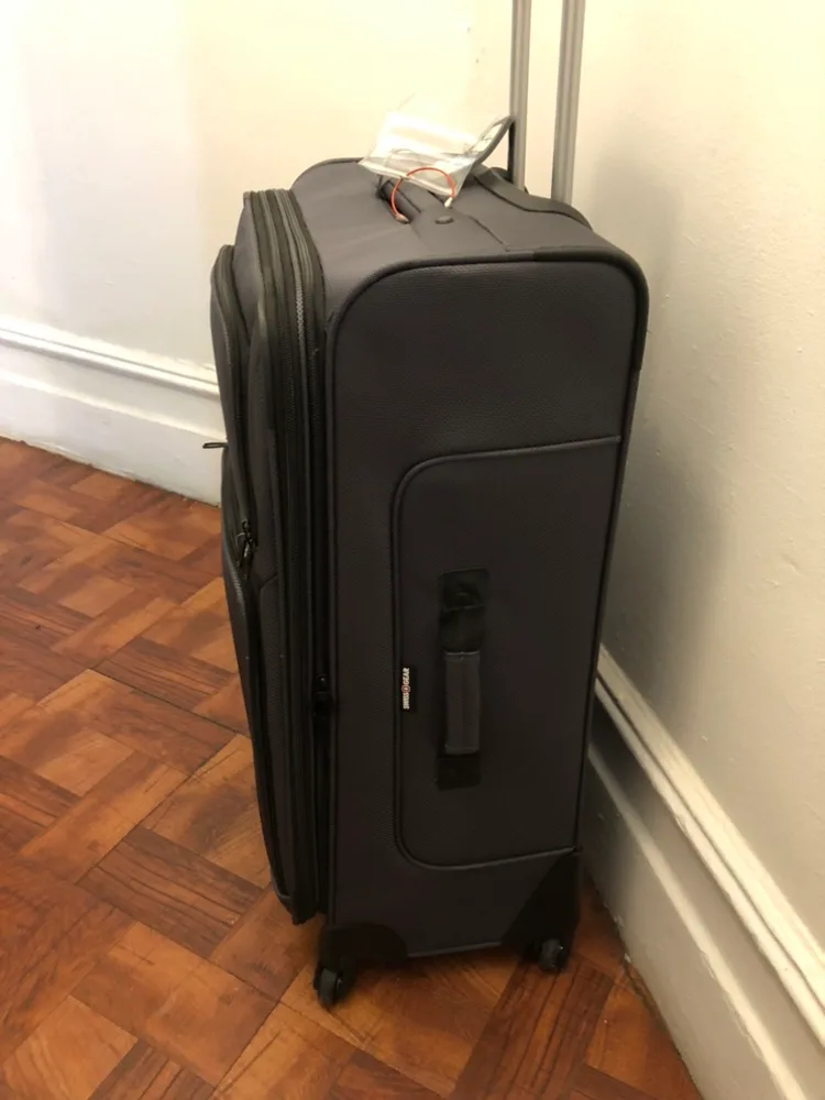 Large SwissGear Rolling Suitcase thumbnail