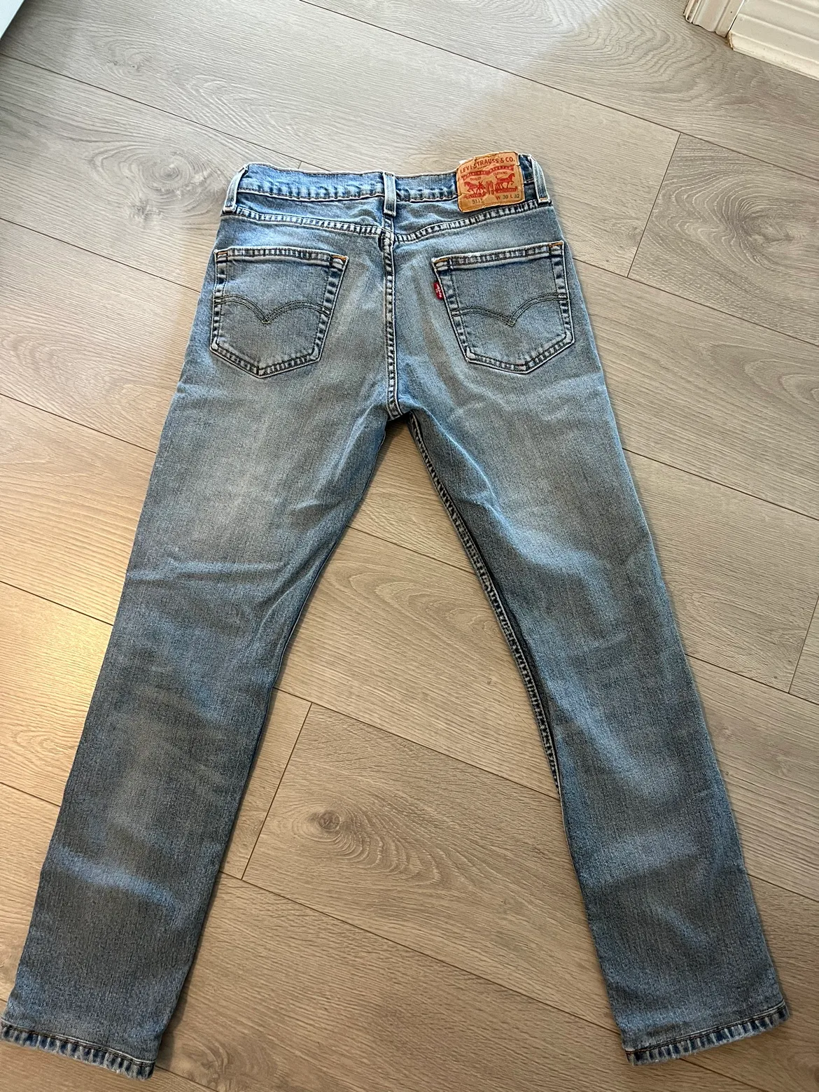 Levi's 511 Slim Fit Jeans for men 32/30 image indicator(2)