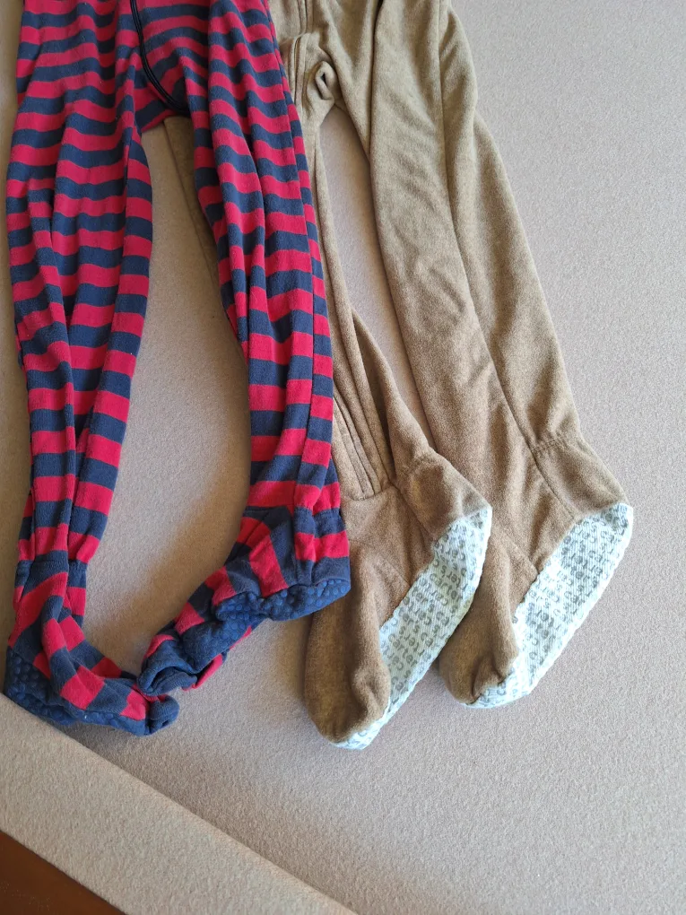 5 footed onsies size 4/5 #freecycle image indicator(2)