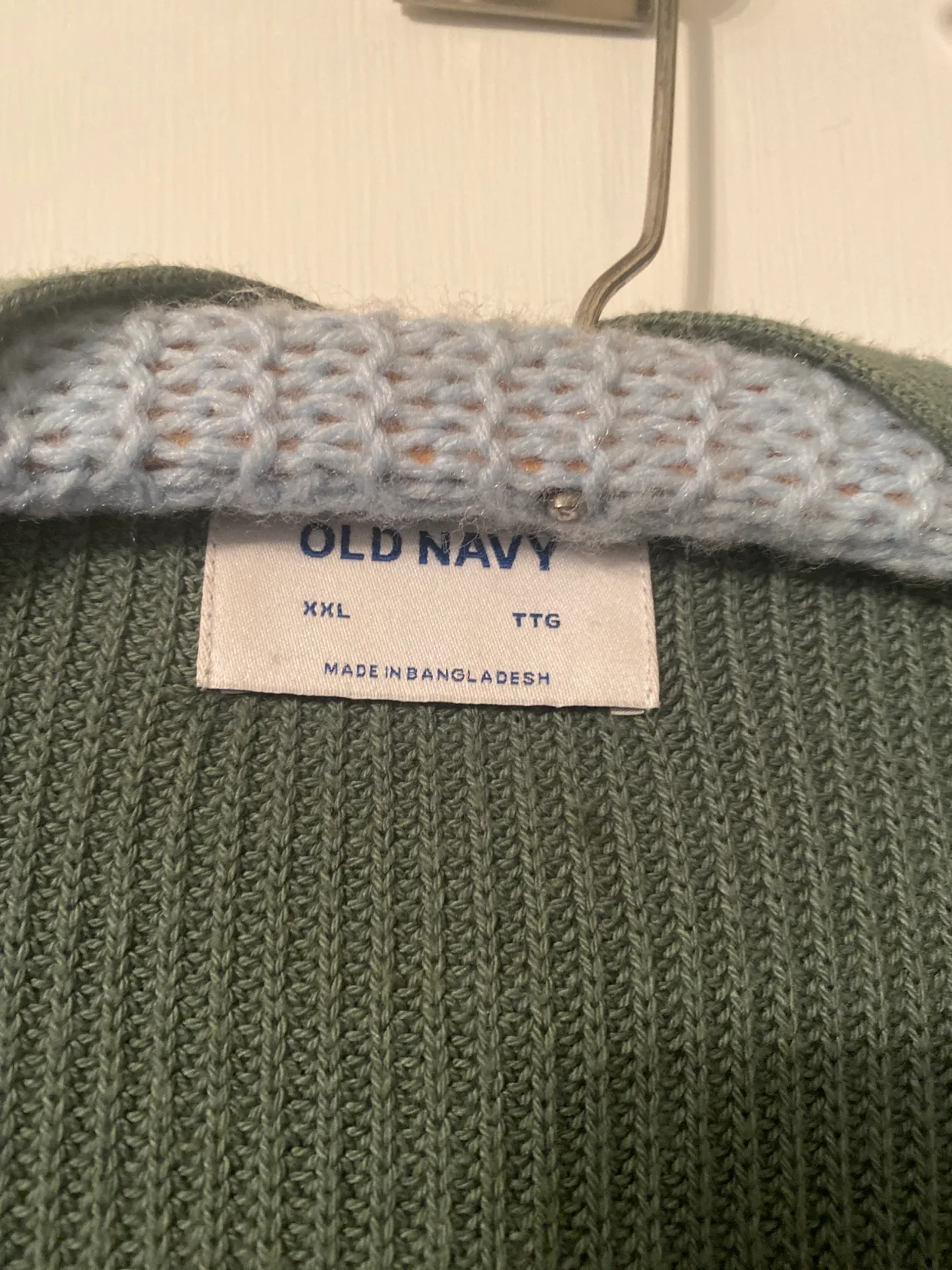Cardigan thumbnail