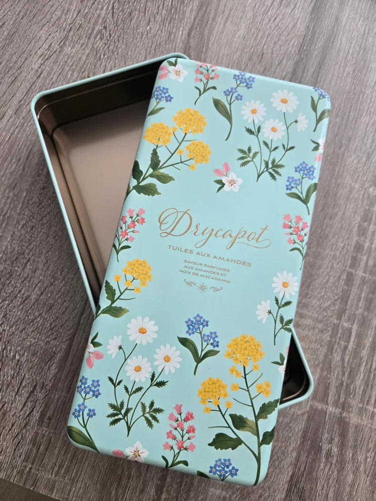 Decorated Tin Box 🥕 thumbnail