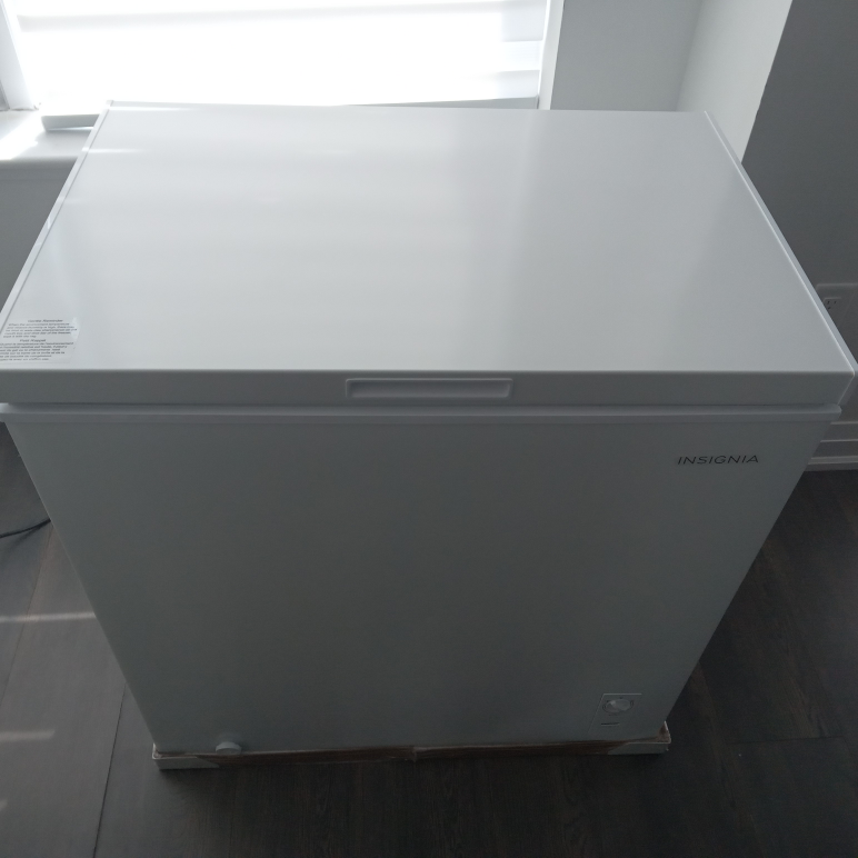 Insignia Chest Freezer - photo 3