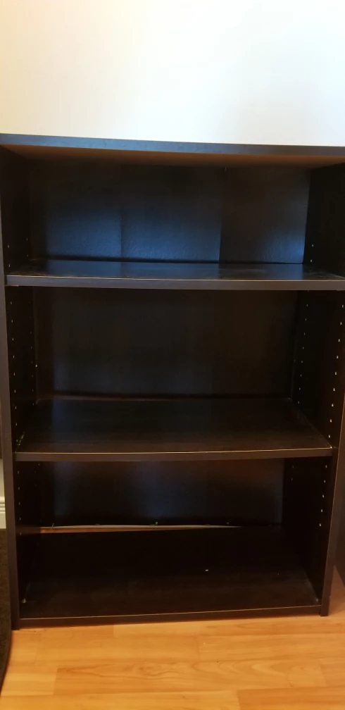 Bookshelf - photo 2