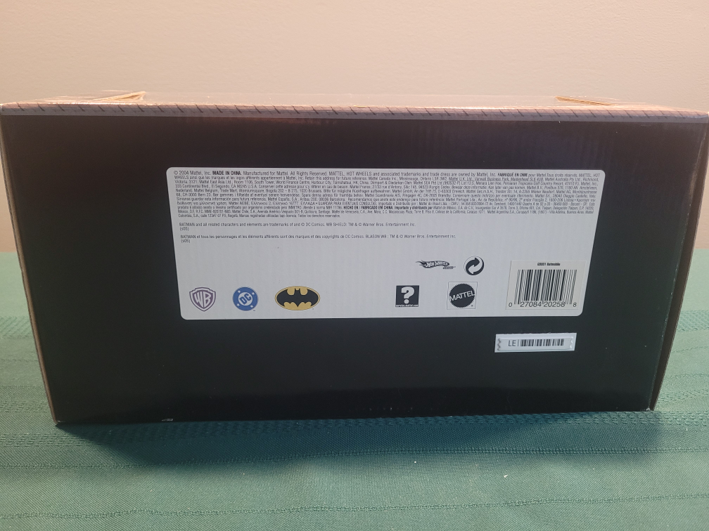 Hot Wheels 1:18 Scale Batmobile 2004 The Tumbler - photo 4