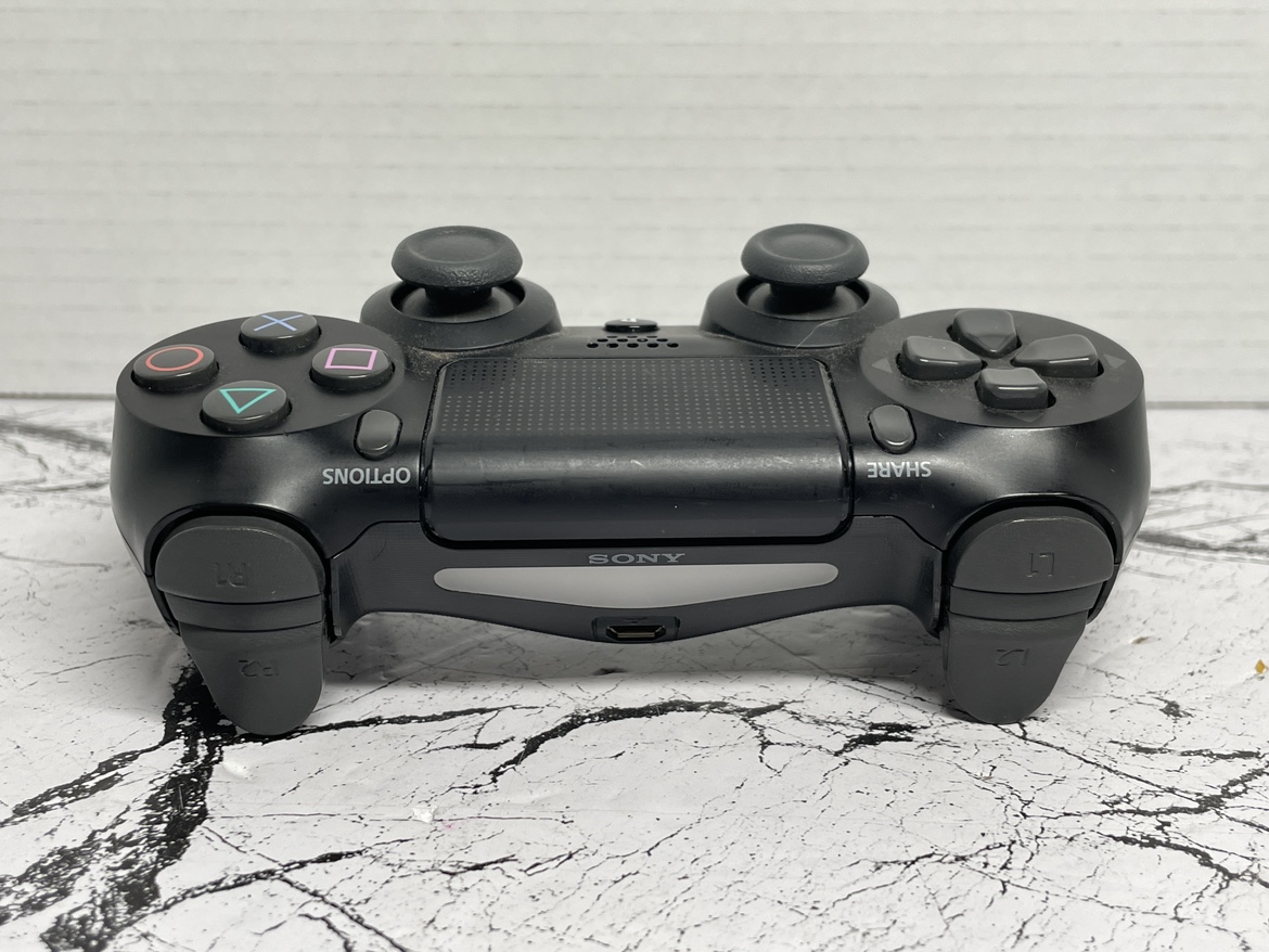 PS4 DualShock 4 Controllers (Black & White) - photo 4