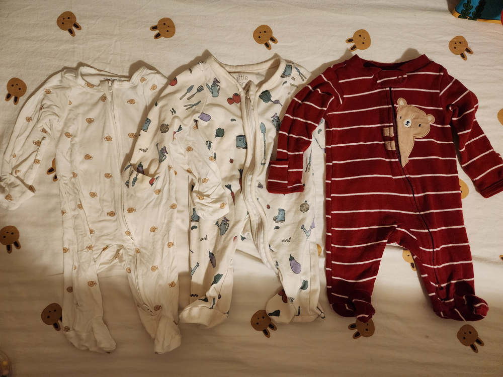 Newborn baby clothes - photo 2