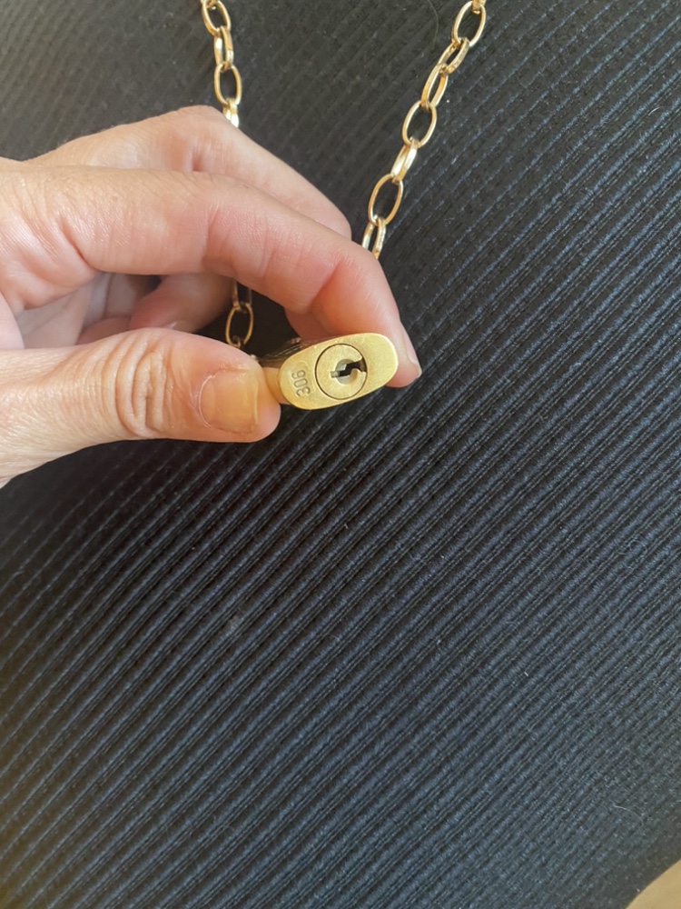 Gold Padlock Necklace LV - photo 3