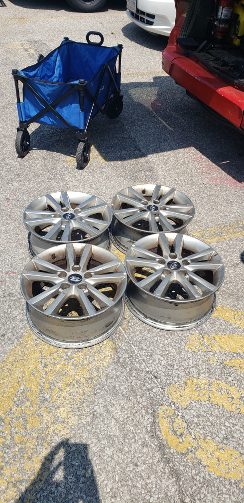 16inch Alloy rims Hyundai