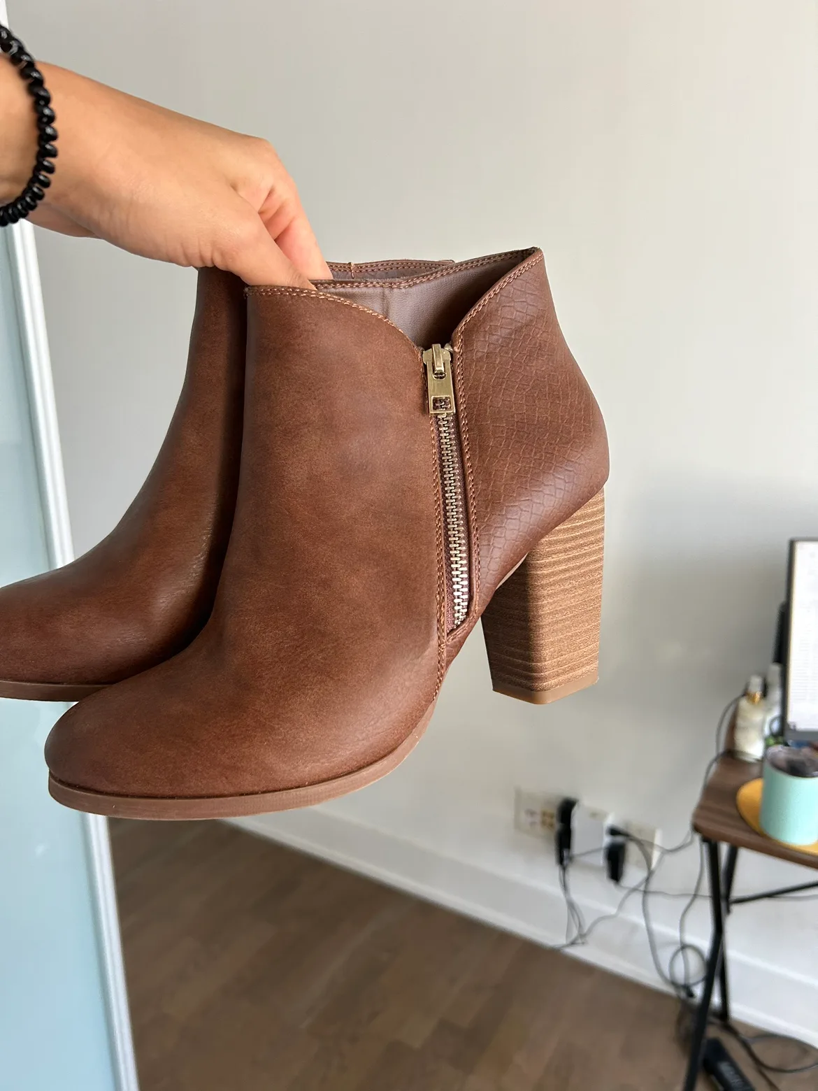 Brown Boots Size 9 thumbnail