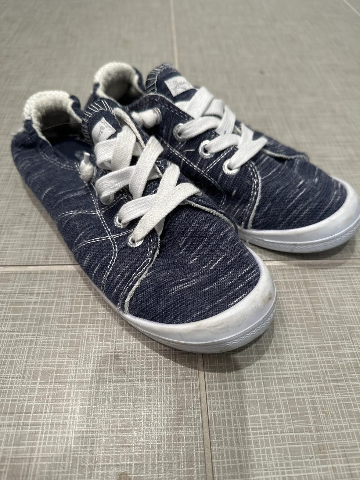 Tommy Bahama Women's Sneakers #freecycle thumbnail