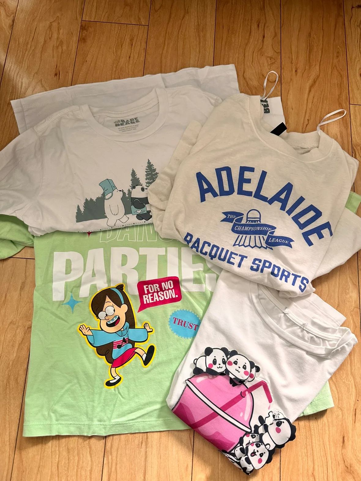 Bundle of 8 shirts and shorts for 9-10years old image indicator(2)