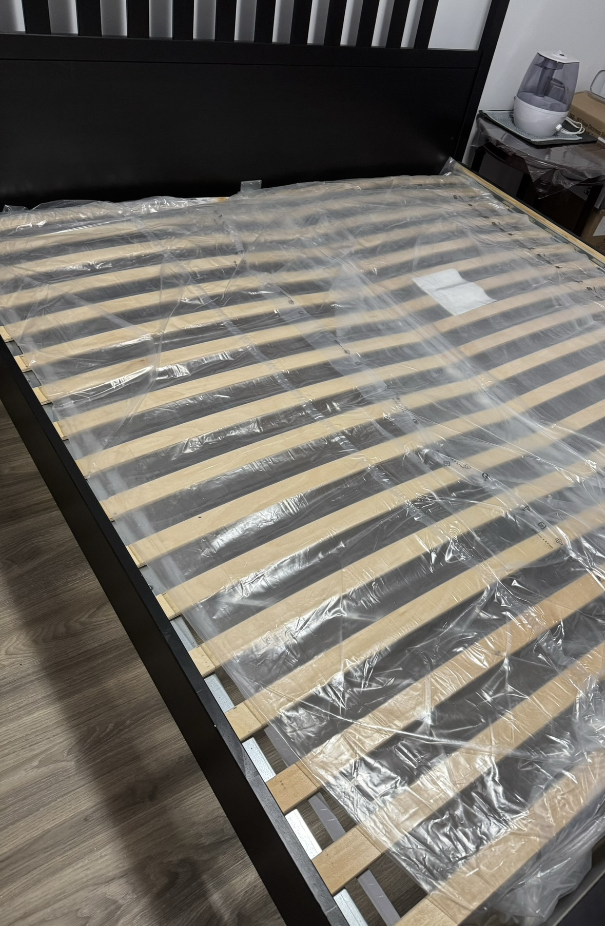 Ikea king bedframe - photo 2