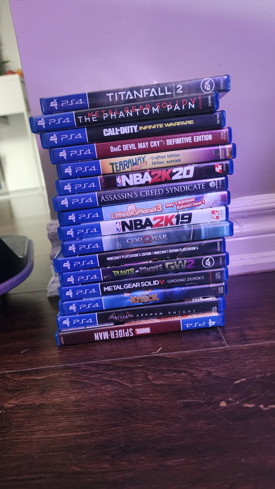 PS4 Console Bundle with 16 games and 2 controllers - photo 2