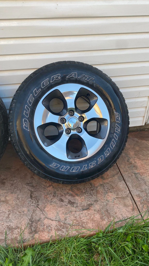 NEED GONE 2 Jeep Wheels and Tires - photo 5
