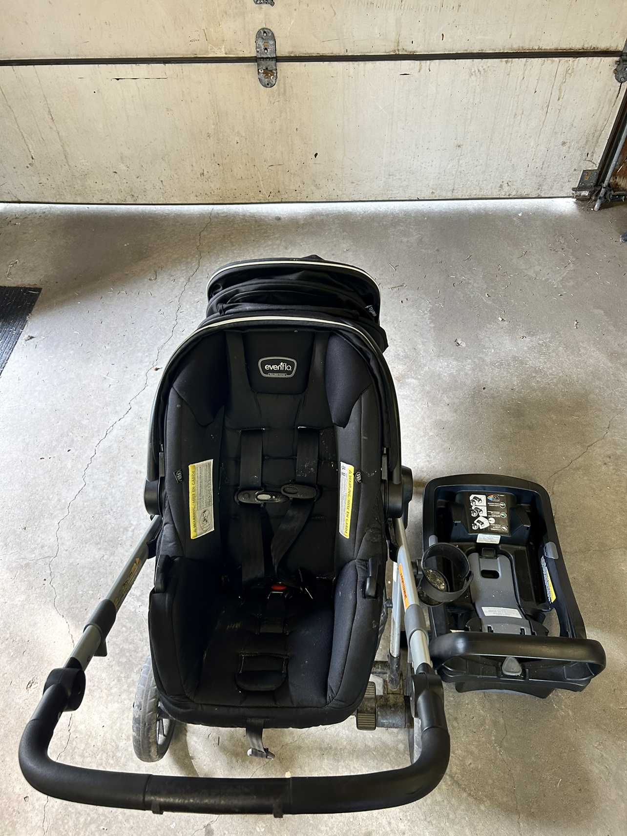 Evenflo Pivot Xpand Travel System with Car Seat - photo 2
