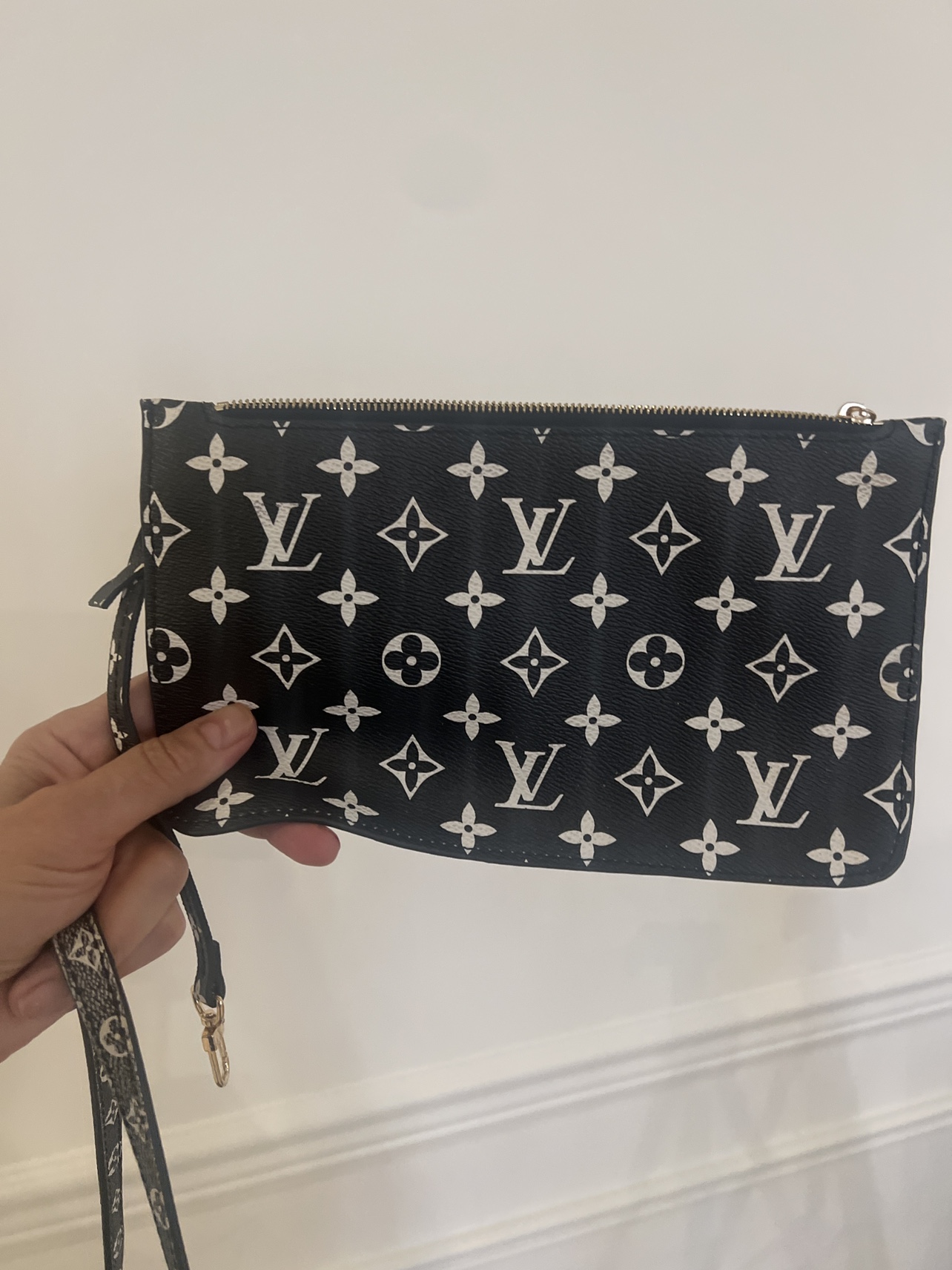 Louis Vuitton Neverfull MM Tote - photo 4