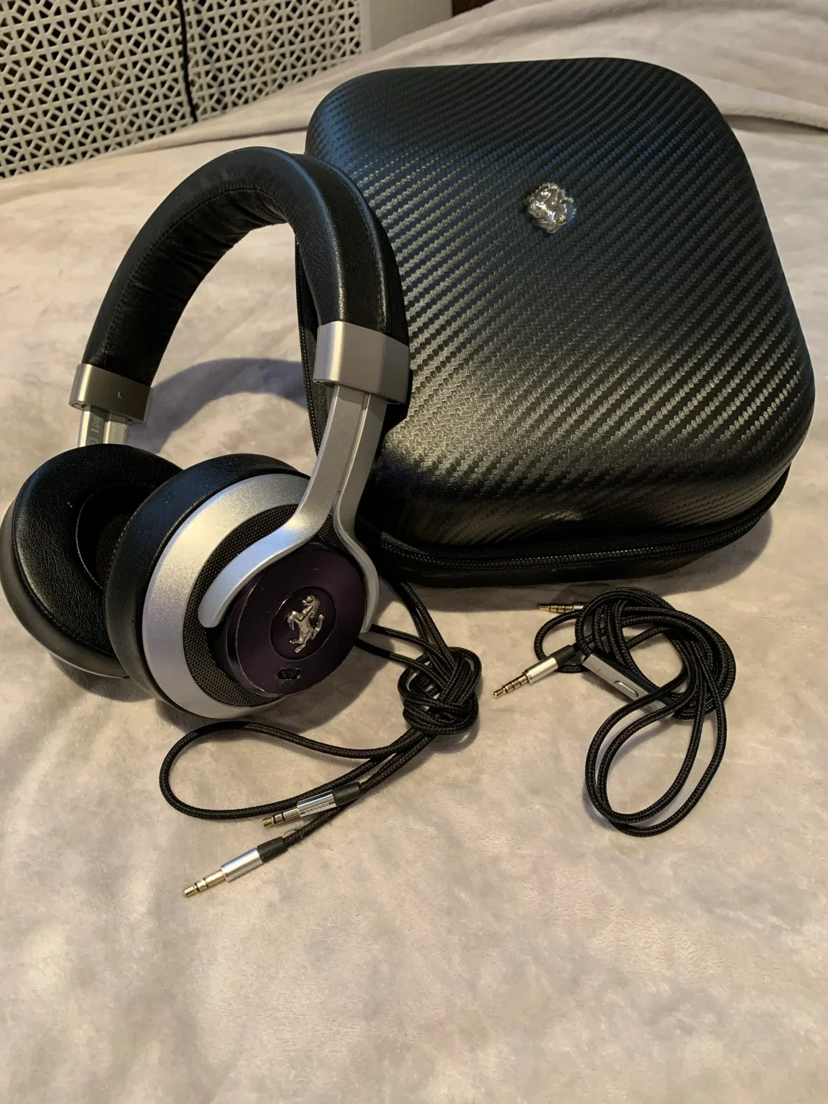 Ferrari Cavallino T350 Headphones thumbnail