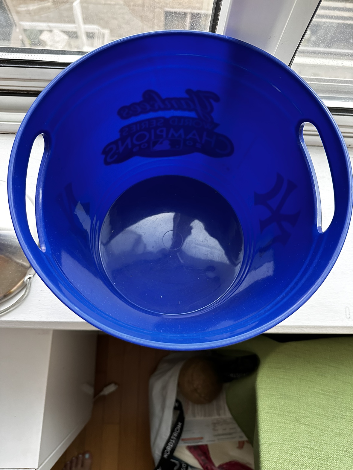 New York Yankees 2009 World Series Champions Bucket - photo 3