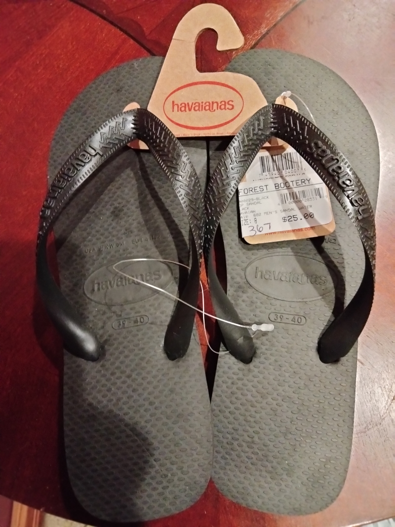 Havaianas Men's Black Flip Flops Size 8