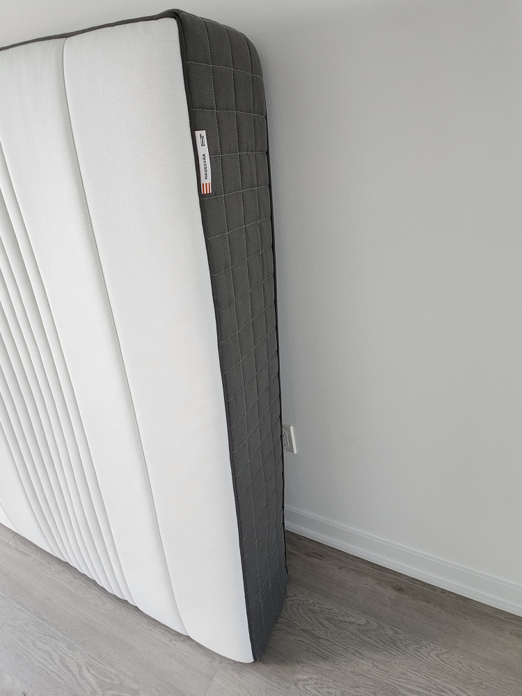 MOVING SALE - QUEEN MATTRESS MEDIUM FIRM - photo 3