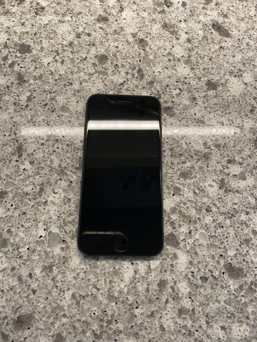 iPhone 7 - photo 3