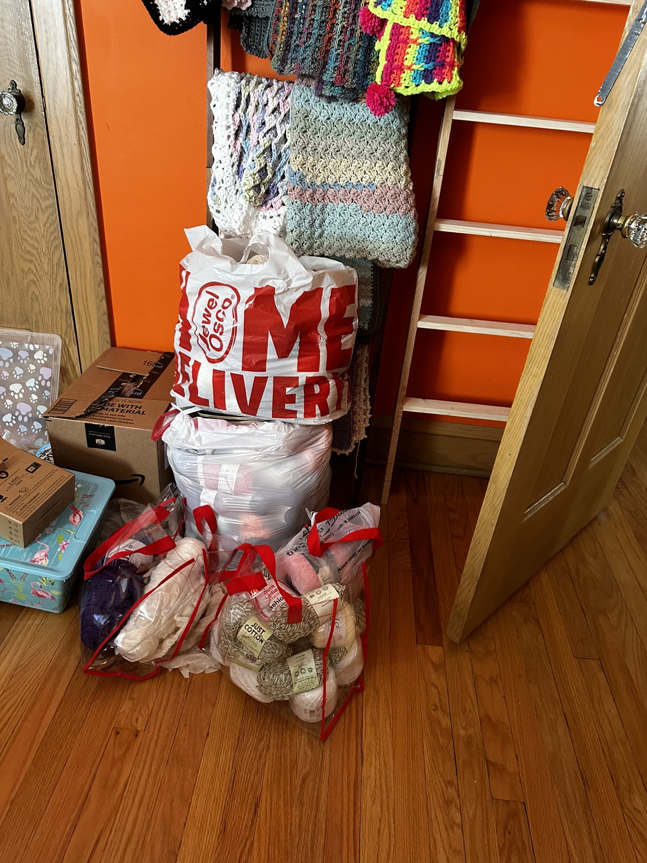 Miscellaneous yarn and crochet notions