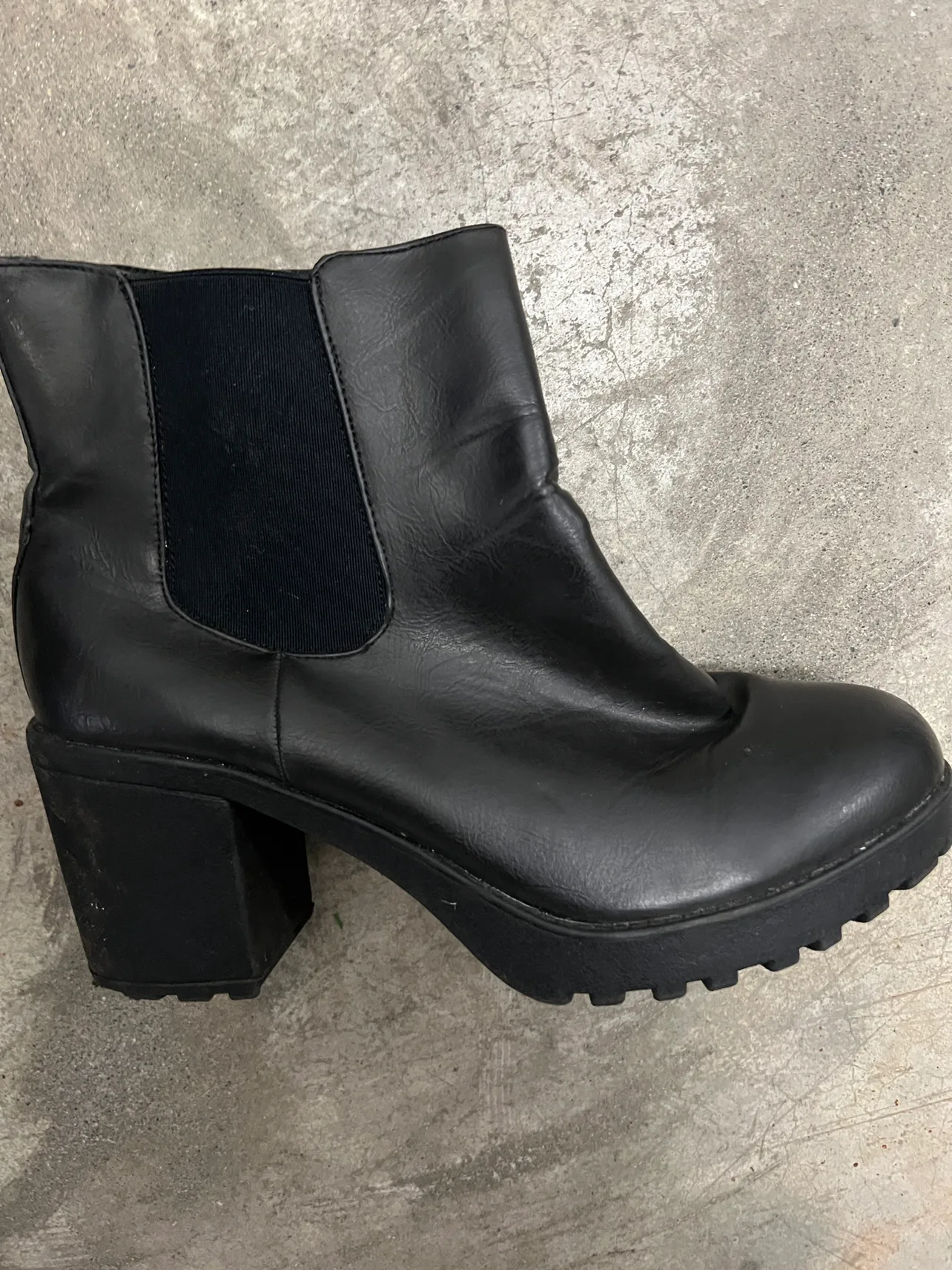 Women's Knee-High Boots image indicator(6)