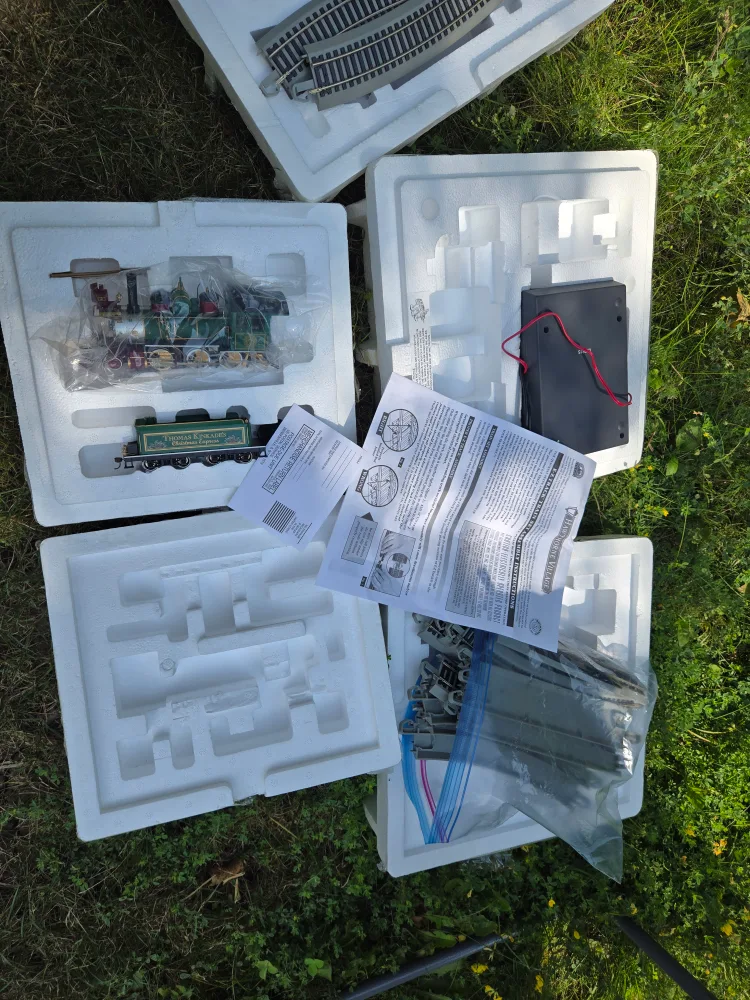 Thomas Kinkade's Christmas Express Train Set image indicator(2)