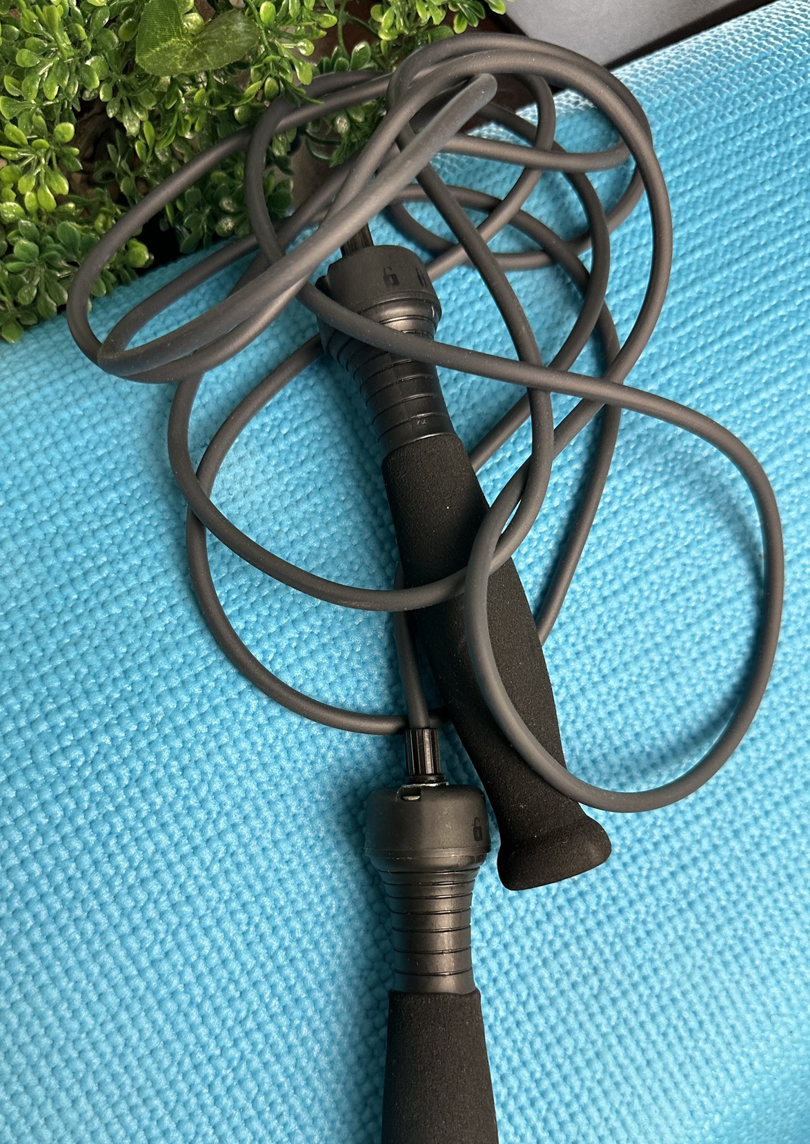 Black jump rope