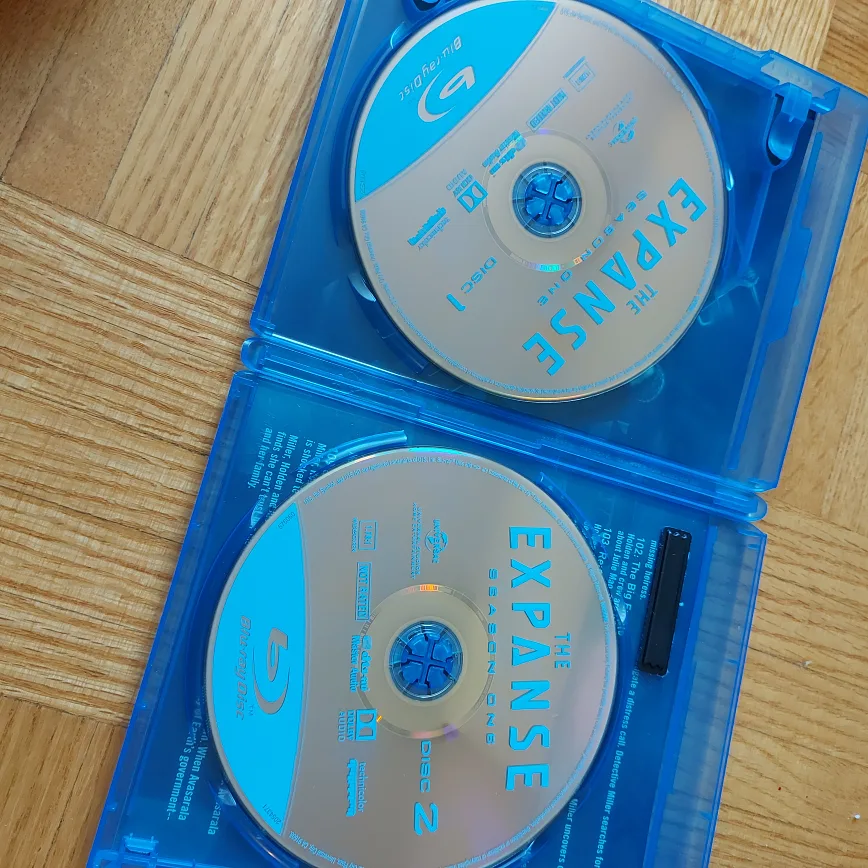 The Expanse Season One Blu-ray + Digital HD image indicator(3)