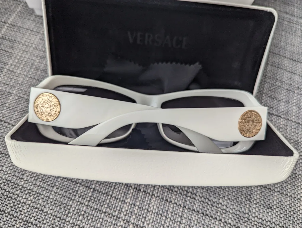 LIKE NEW Versace sunglasses image indicator(2)