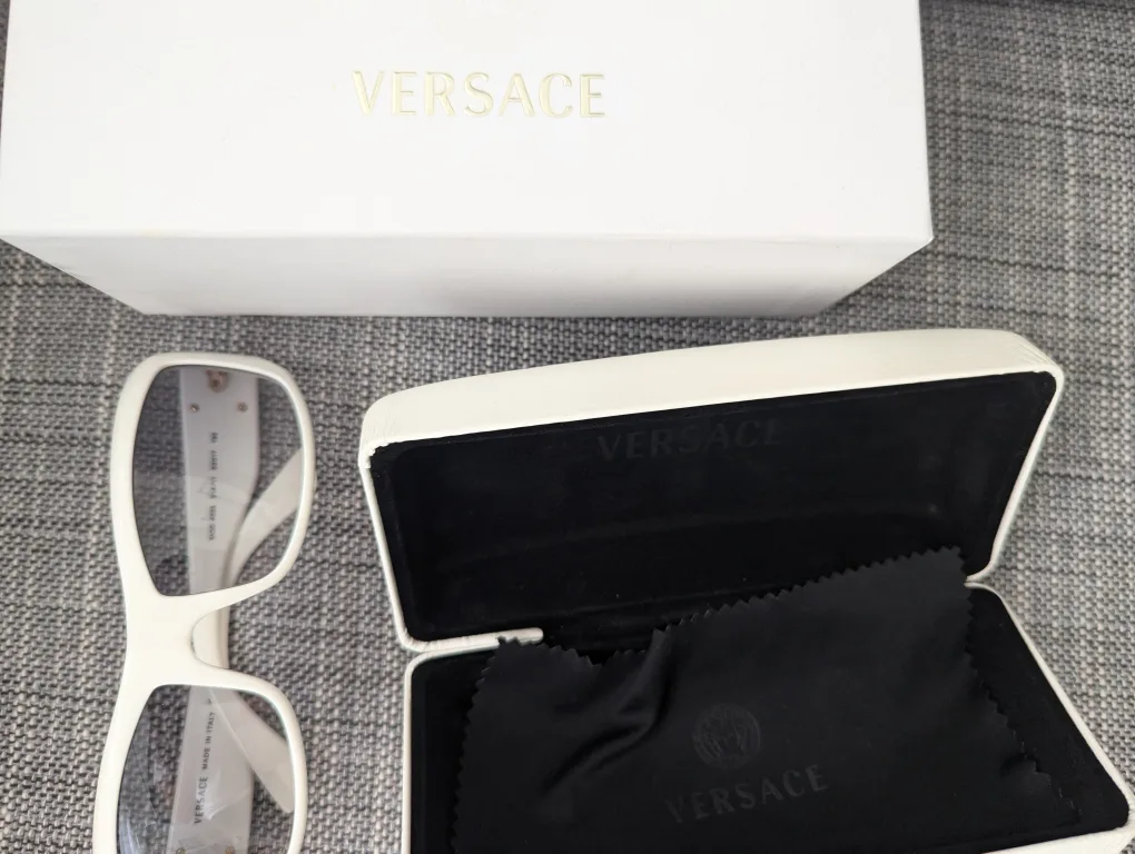 LIKE NEW Versace sunglasses image indicator(6)