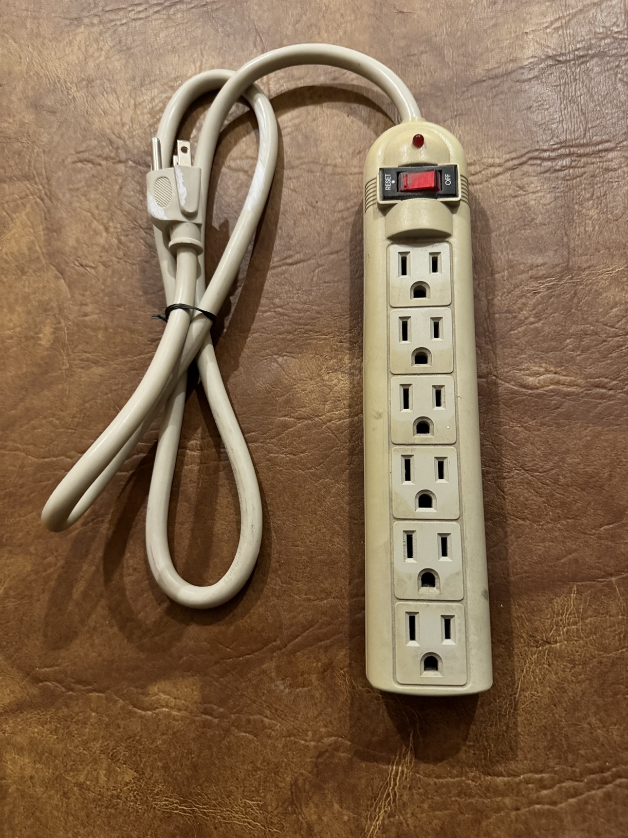 ❤️6 Outlet Power Bar