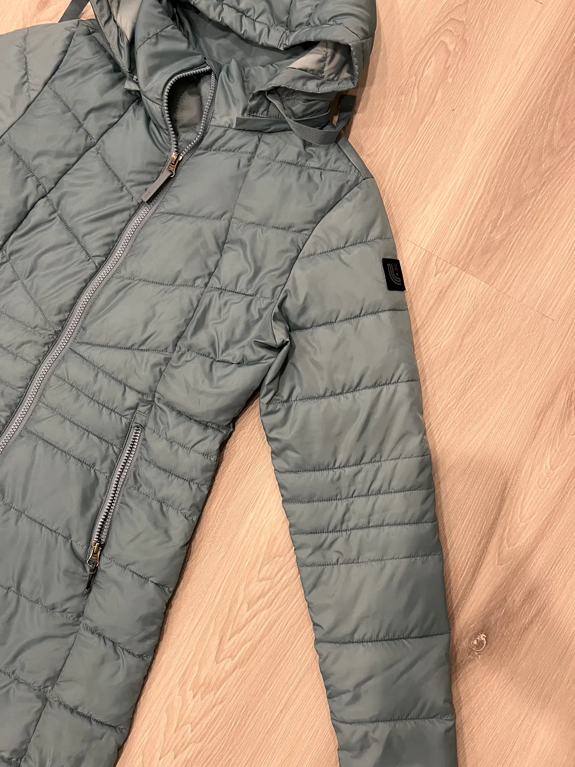 Lole Women's Primaloft Puffer Jacket image indicator(2)