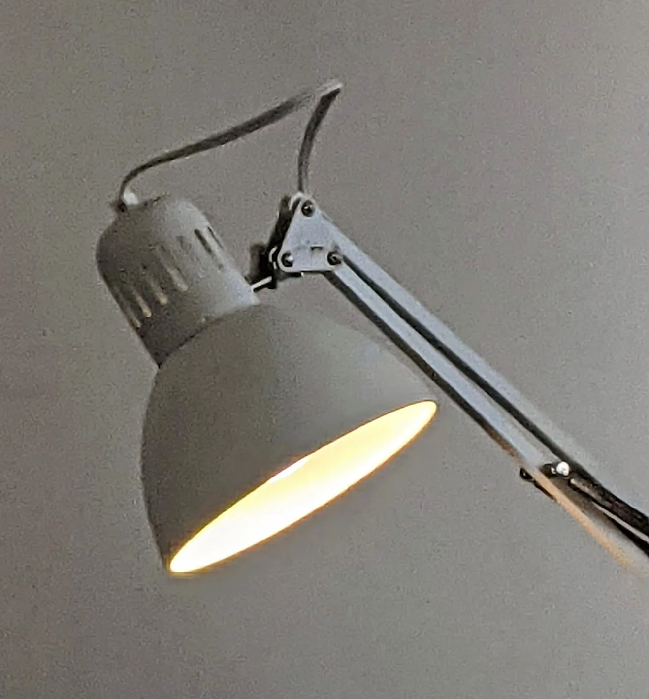 🧡 TERTIAL Work Lamp, Beige with 2 Bulb Pack 🔥 thumbnail