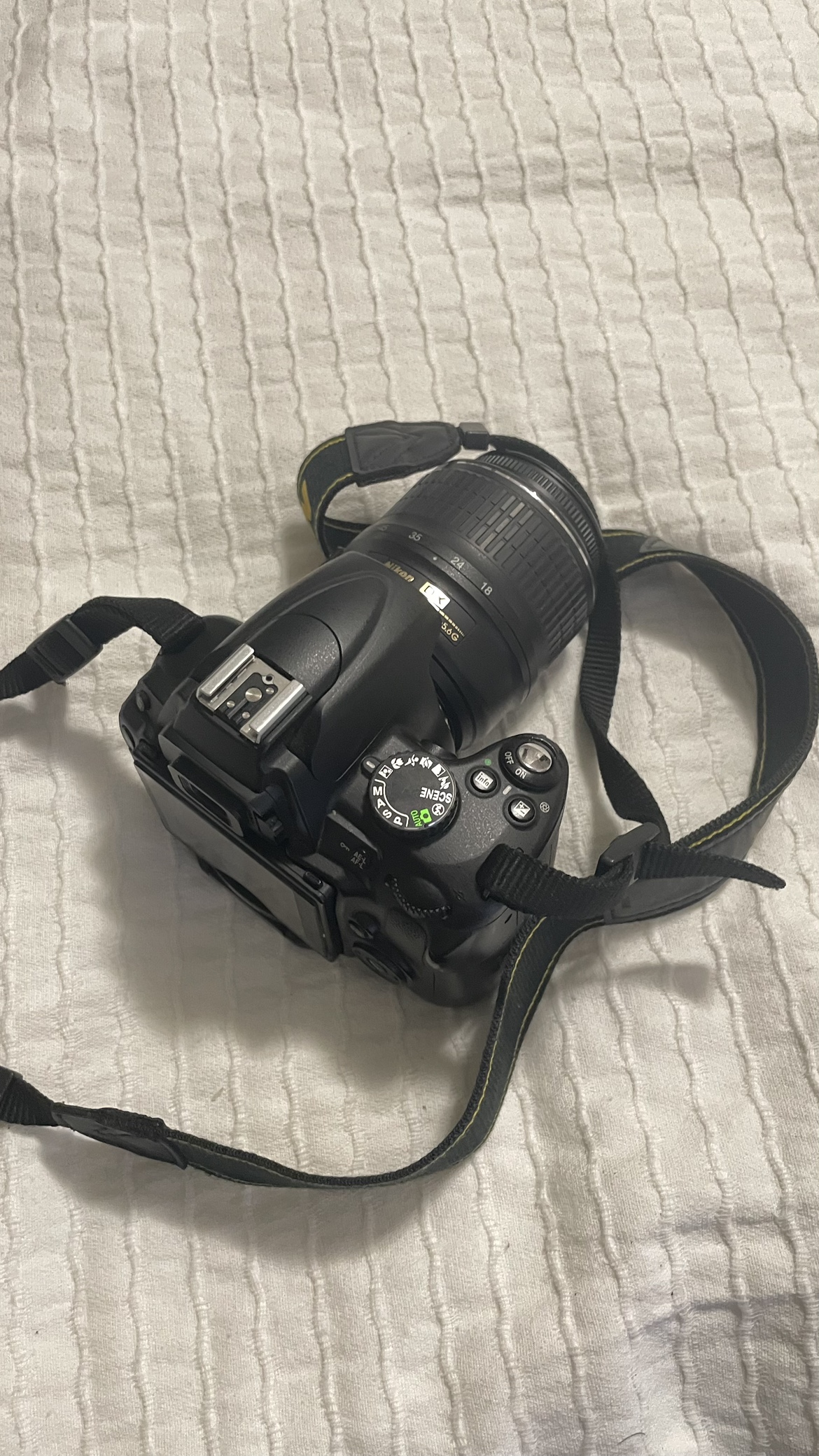 Nikon D5000 Camera with 18-55mm Lens, Charger & Accessories - photo 3