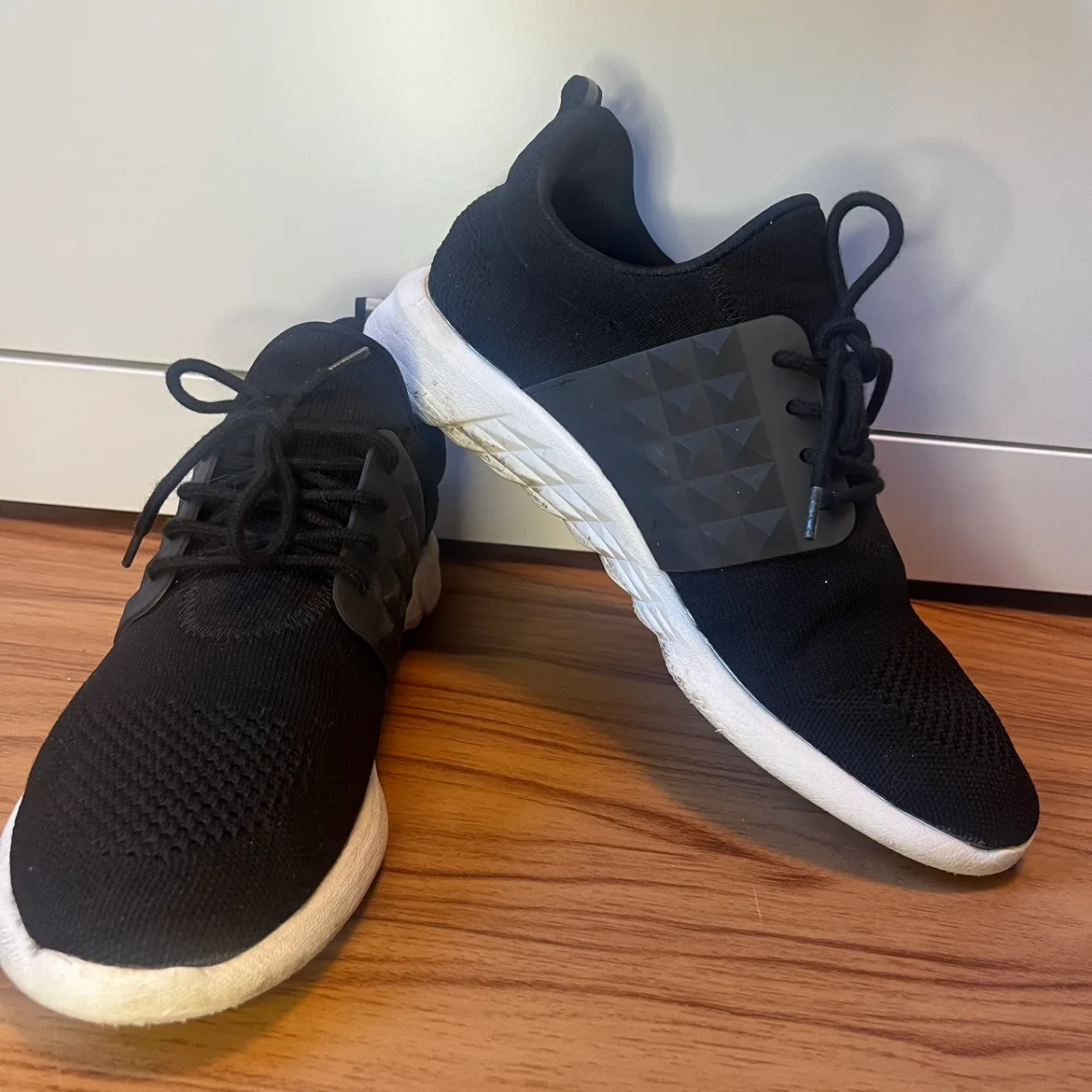 Aldo Sneakers 8.5 thumbnail
