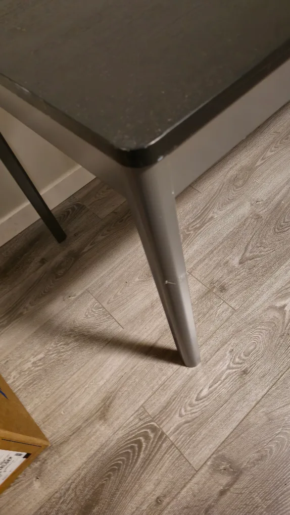 Black Desk from ikea image indicator(2)