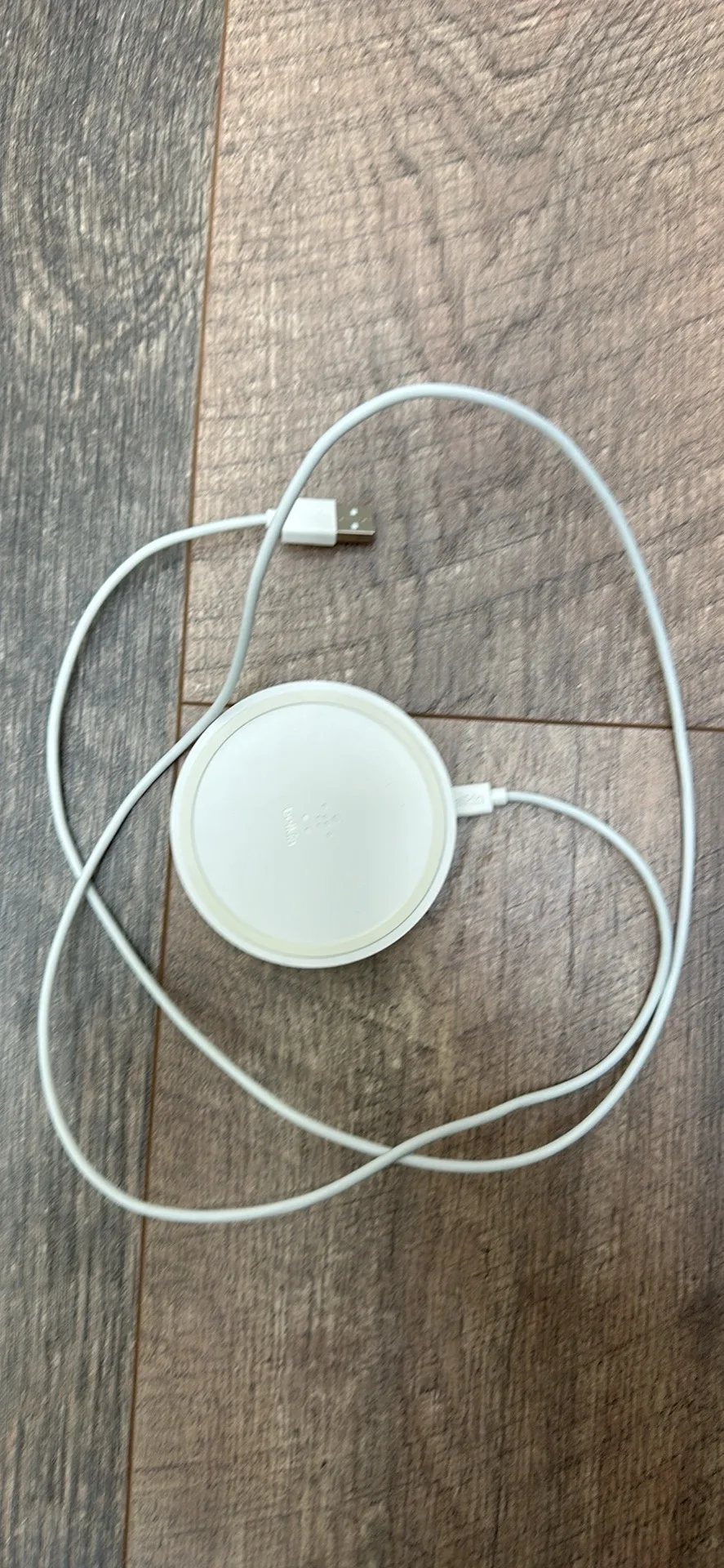 2 Belkin Wireless Chargers image indicator(4)