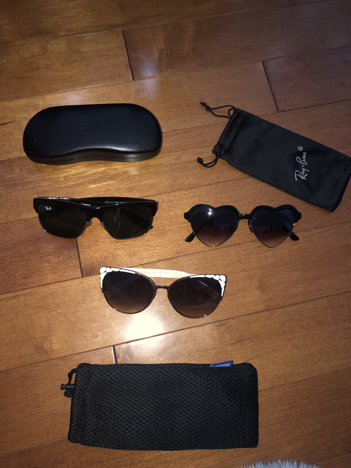 Assorted Unisex and Women’s Sunglasses (No prescriptions lenses)