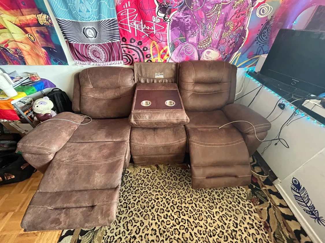 Reclining Sofa with Cup Holders image indicator(6)