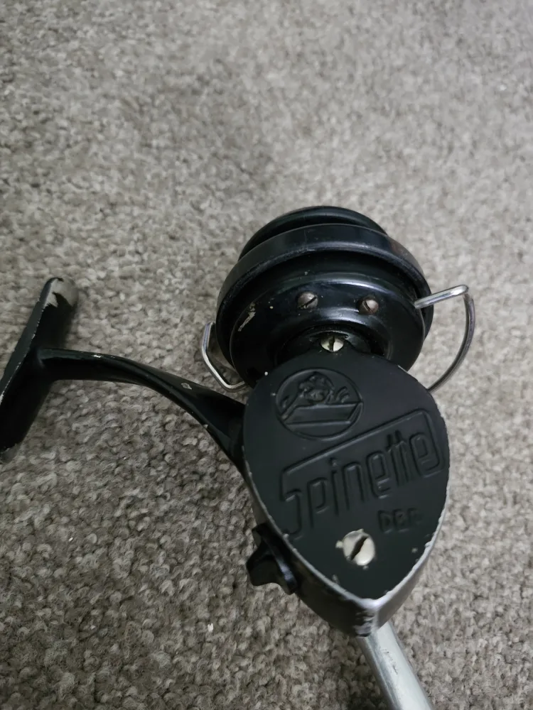 Vintage Spinette Spincast Fishing Reel image indicator(2)
