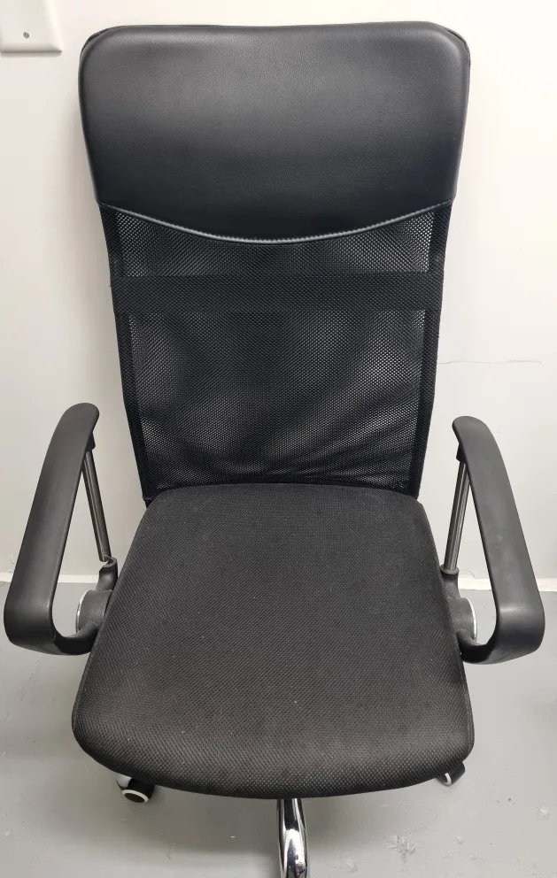 Black Mesh Office Chair thumbnail